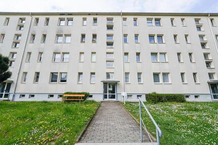 Frisch Renovierte Erdgeschosswohnung 2 zimmer