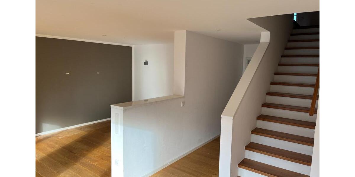 Dachgeschoßwohnung Marktoberdorf - 6 Zimmer, 206 m&sup2;, 1.900&euro; | Angebot:24962173