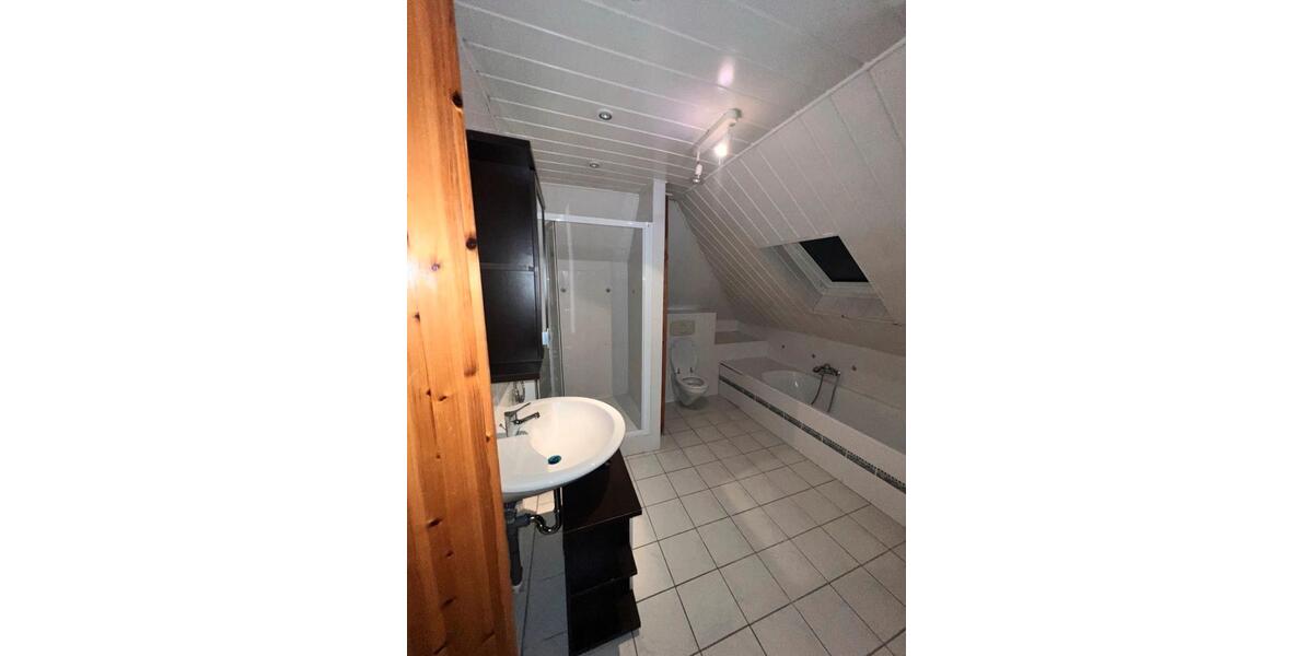 Etagenwohnung Karben - 4 Zimmer, 150 m&sup2;, 1.500&euro; | Angebot:25343839