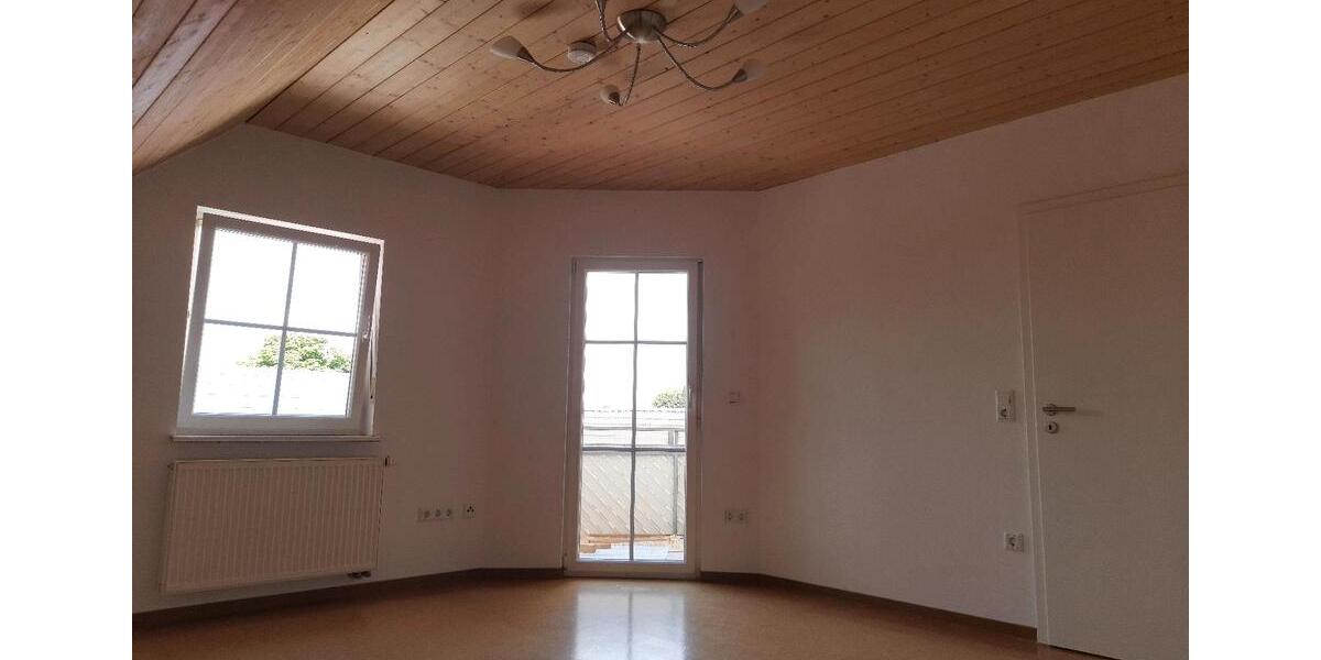 Dachgeschoßwohnung Bad Königshofen im Grabfeld - 6 Zimmer, 124 m&sup2;, 900&euro; | Angebot:26199518