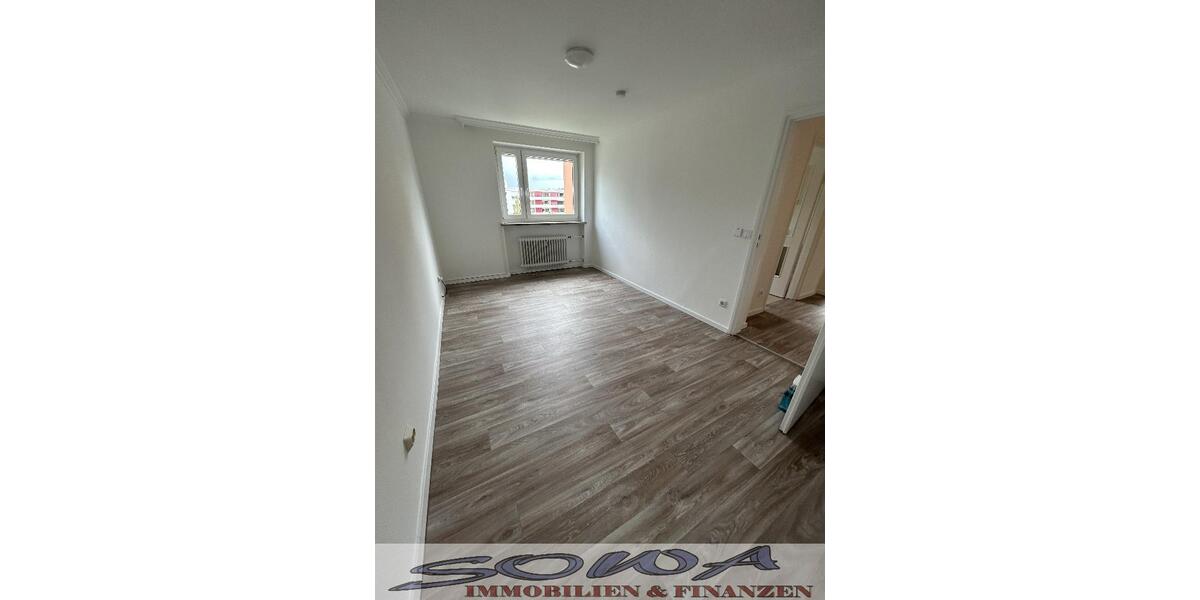 3 Zimmerwohnung - in Neuburg Schwalbanger, mit Balkon, Küche und Aufzug - Ein Objekt von Ihrem Immobilienpartner SOWA Immobilien und Finanzen - 3- Neuburg | Angebot:26726467