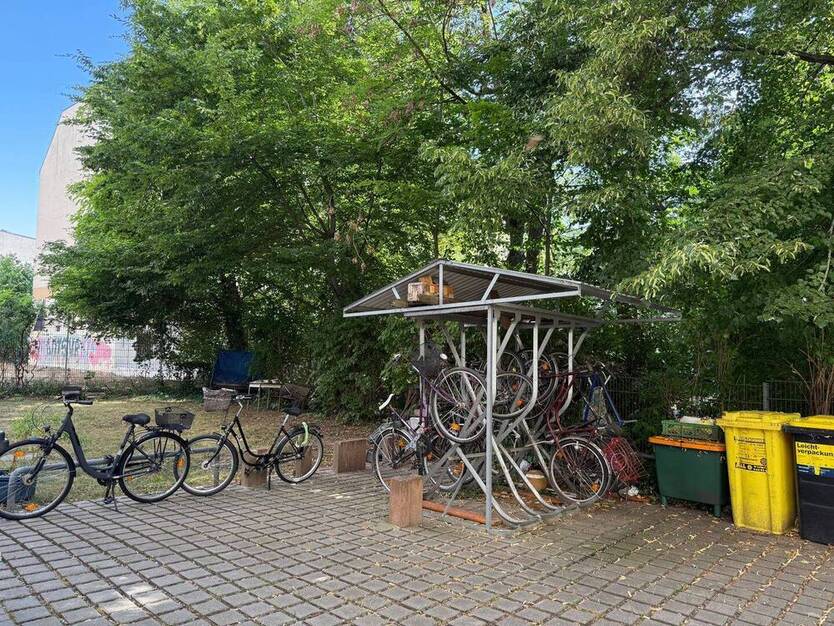 Verfügbar ab 01.10.2025 I 2 Zimmer I Balkon I Einbauküche I Badewanne
