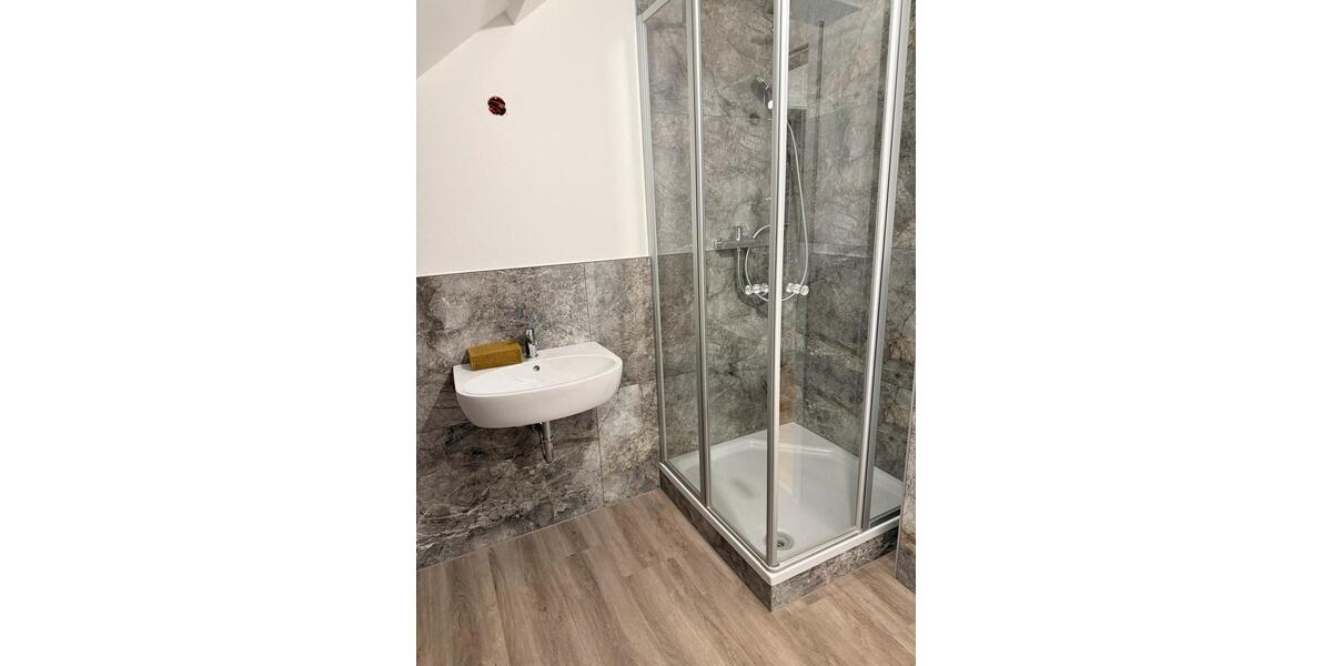 Dachgeschosswohnung zu vermieten 2 zimmer