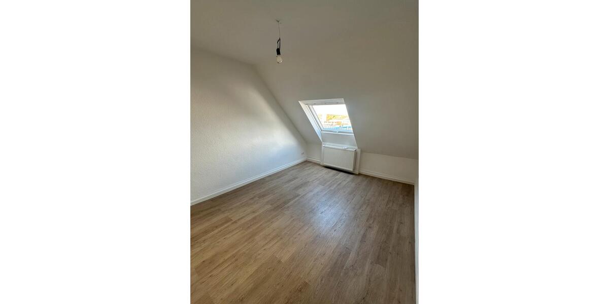 Dachgeschoßwohnung Flörsheim am Main - 2 Zimmer, 65 m&sup2;, 1.200&euro; | Angebot:25903915