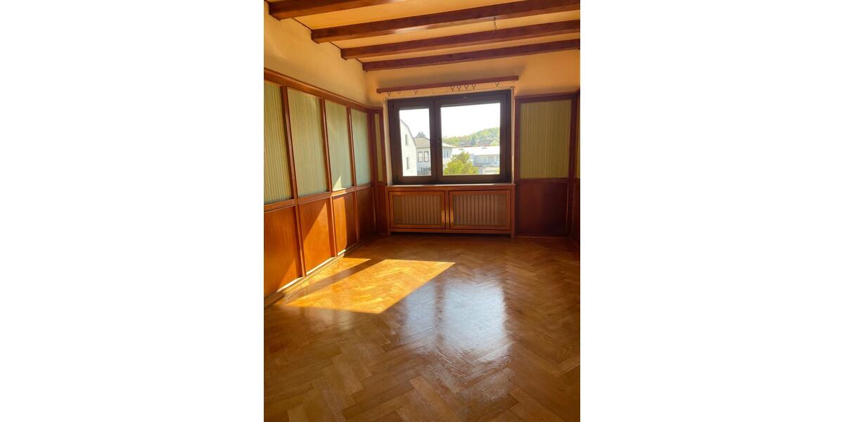 Etagenwohnung Saarbrücken Brebach-Fechingen - 3.5 Zimmer, 120 m&sup2;, 800&euro; | Angebot:26301533