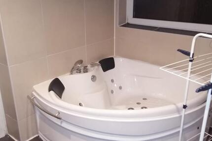 2 ZKB Wohnung: 1 Zimmer in 2-er Wohnung frei-zentral in Pbg zimmer