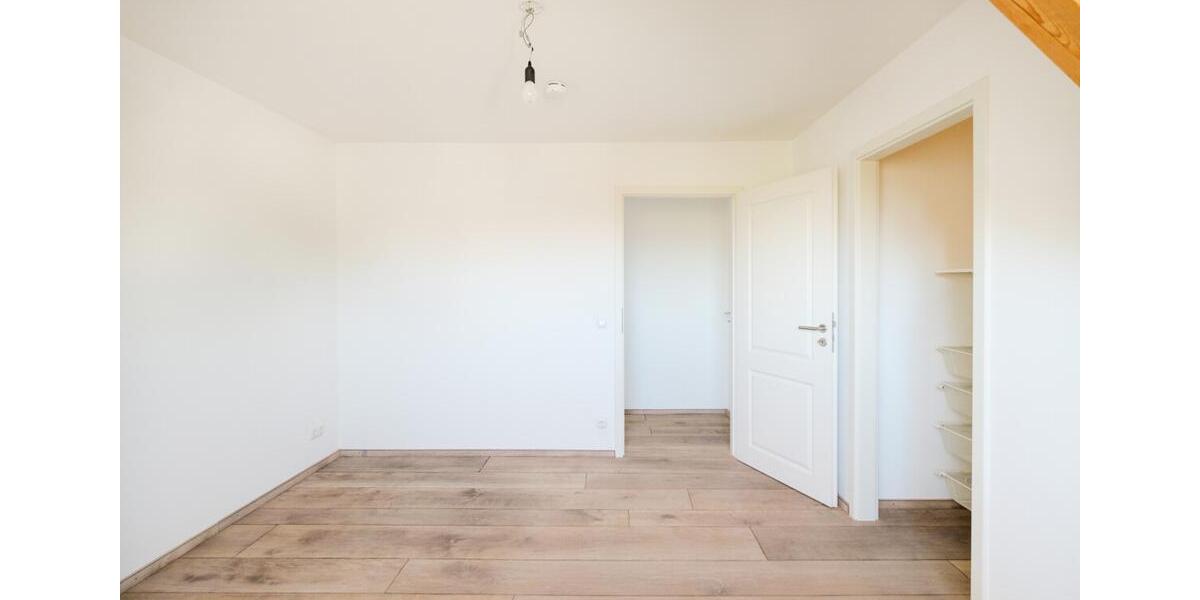 Dachgeschoßwohnung Weilheim in Oberbayern - 3 Zimmer, 104 m&sup2;, 1.640&euro; | Angebot:26632559