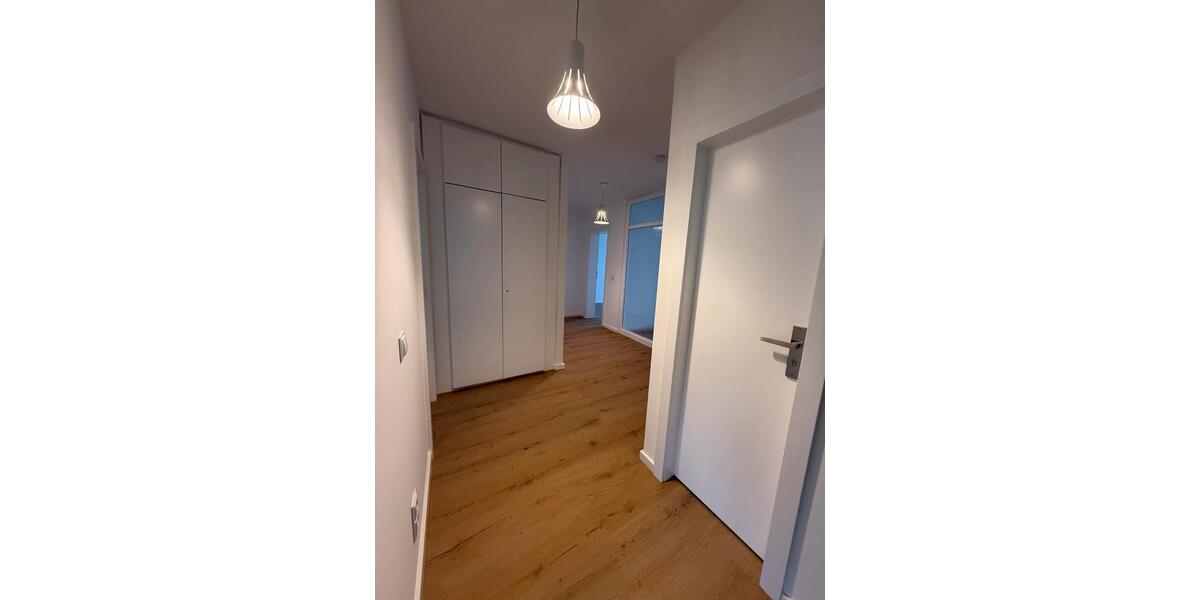 Dachgeschoßwohnung Bonn Bad Godesberg - 4.5 Zimmer, 98 m&sup2;, 1.900&euro; | Angebot:24678768