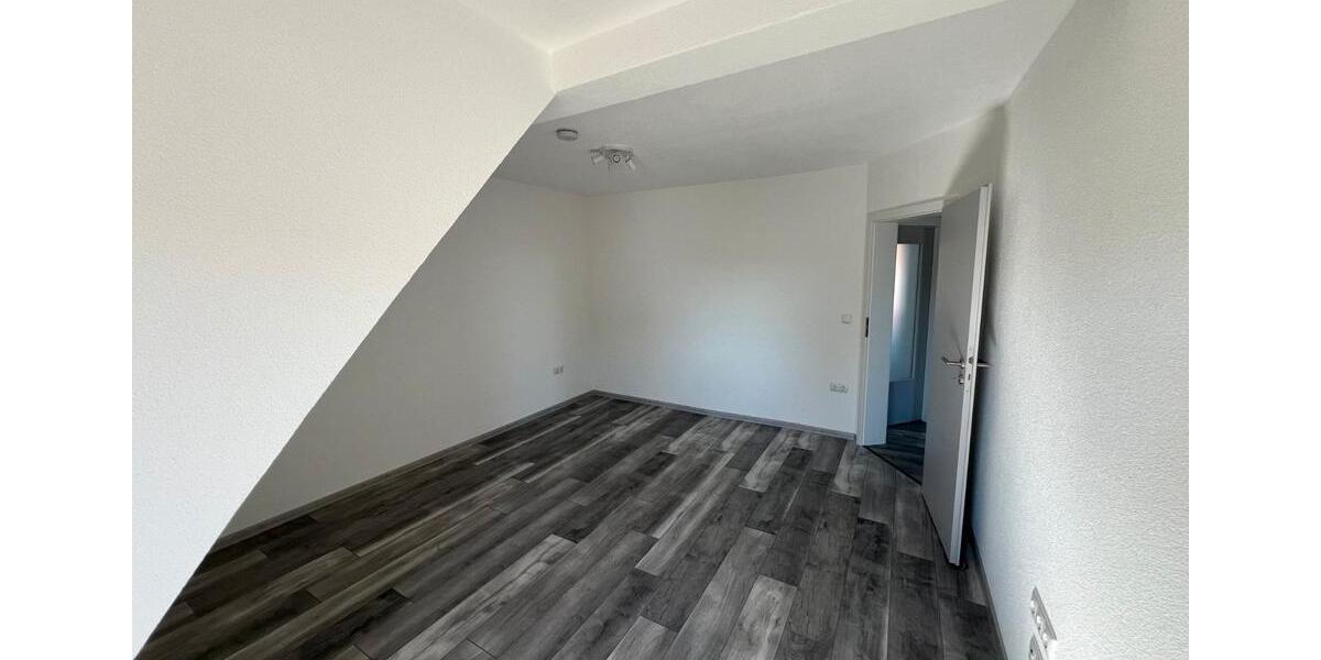 Einfamilienhaus Wildeck - 10 Zimmer, 105 m&sup2;, 1.000&euro; | Angebot:26701143