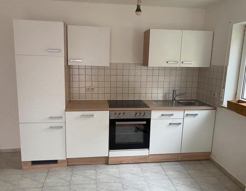 Erstbezug nach Sanierung - 2-Zimmer-Whg. mit Terasse in Oedheim zimmer