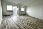 Modern geschnittene 3-Raum-Wohnung mit verglastem Balkon