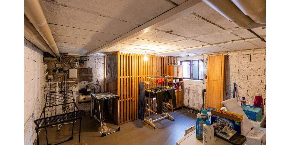 Gewerbeobjekt Bischofsheim - 5 Zimmer, 267 m&sup2;, 4.260&euro; | Angebot:25814102