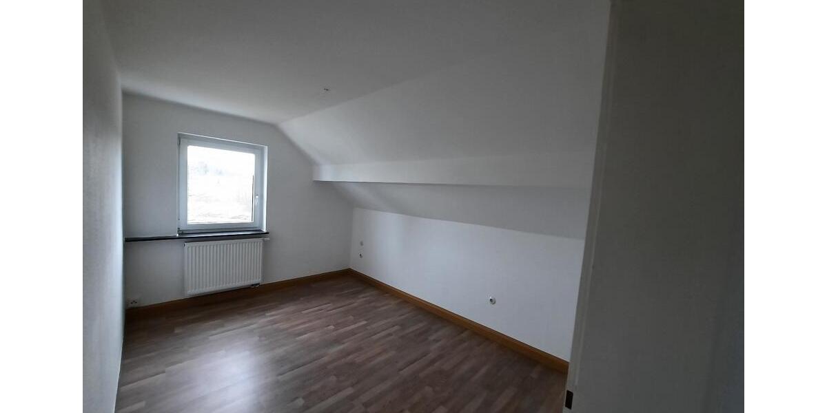Dachgeschoßwohnung Bad Alexandersbad - 2 Zimmer, 35 m&sup2;, 270&euro; | Angebot:26702059
