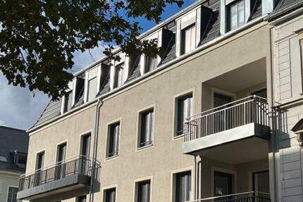 * Rarität - lichtdurchflutete und großzügig durchdachte 4 - Raumwohnung mit Einbauküche und Dachterrasse* 4 zimmer