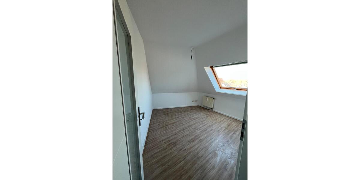 Dachgeschoßwohnung Stralsund - 3 Zimmer, 83 m&sup2;, 820&euro; | Angebot:26477490