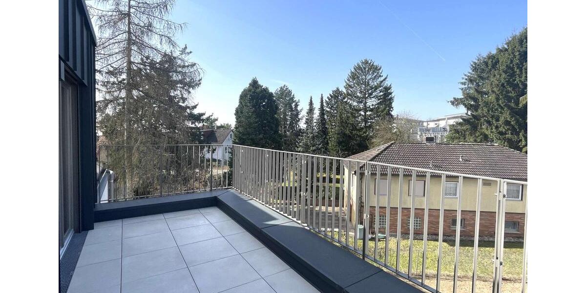 Dachgeschoßwohnung Frankfurt am Main Bergen-Enkheim - 3 Zimmer, 123 m&sup2;, 2.490&euro; | Angebot:25870894