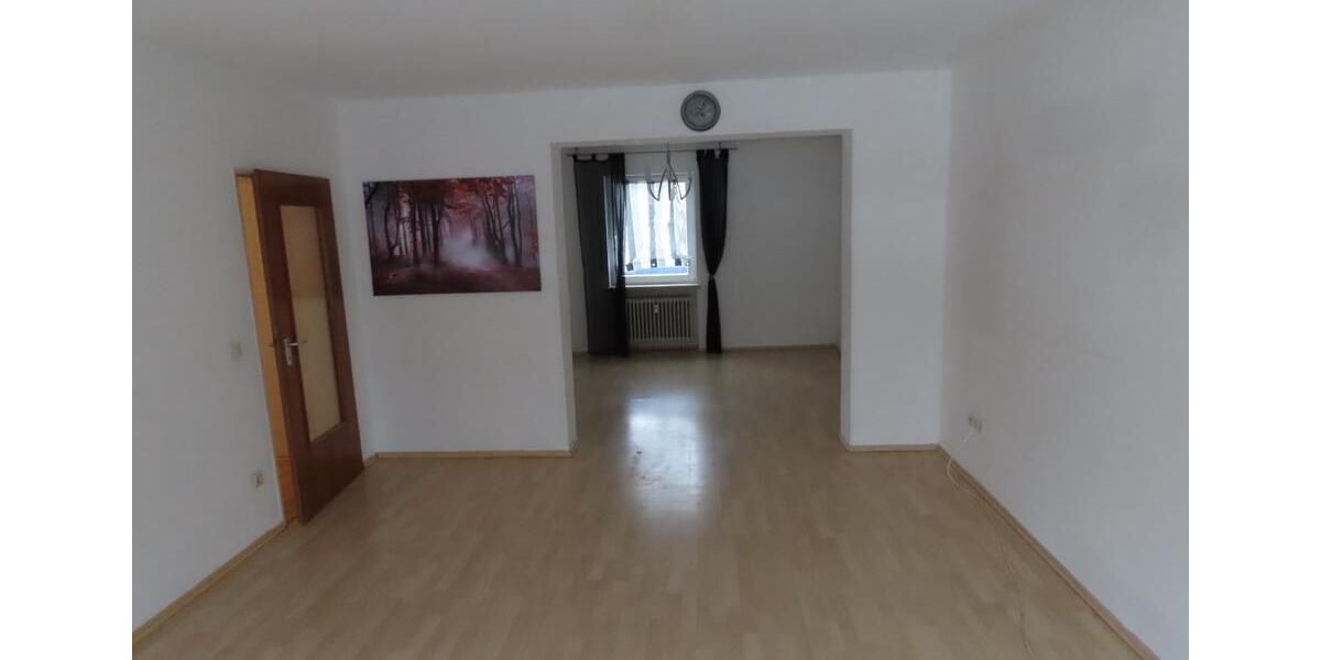Hochparterre Marktredwitz - 4 Zimmer, 108 m&sup2;, 700&euro; | Angebot:24804457