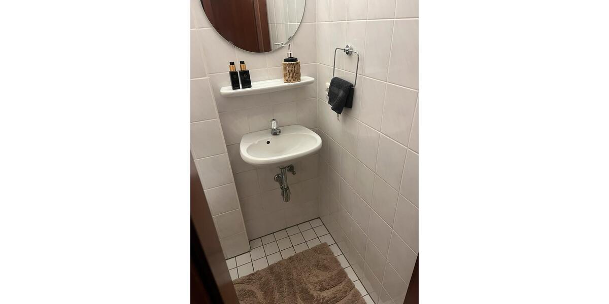 Dachgeschoßwohnung Ratingen Tiefenbroich - 3 Zimmer, 70 m&sup2;, 1.002&euro; | Angebot:24896162