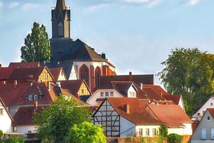 Haus Schwalmstadt - 14 Zimmer, 260 m&sup2;, 8&euro; | Angebot:25088033