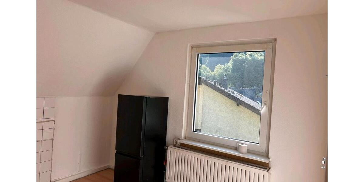 Dachgeschoßwohnung Wiehl - 2 Zimmer, 35 m&sup2;, 300&euro; | Angebot:26598029