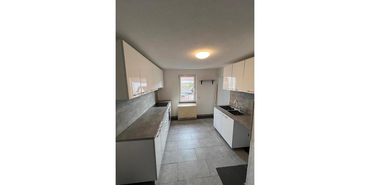 Etagenwohnung Königslutter am Elm - 4.5 Zimmer, 90 m&sup2;, 550&euro; | Angebot:25048496