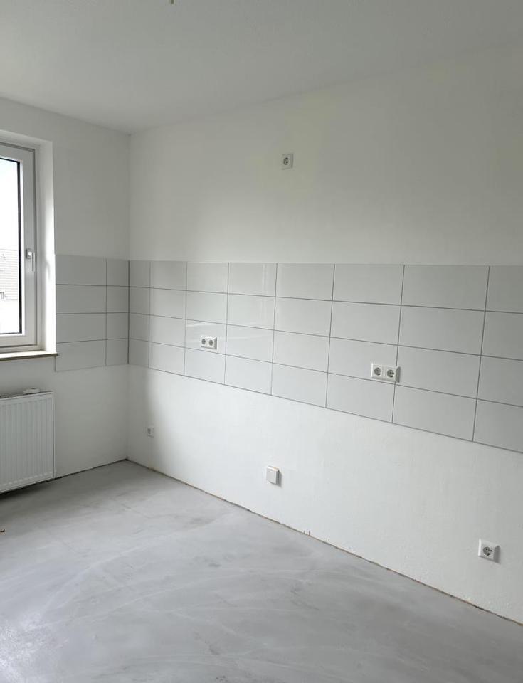 Bei VIVAWEST die Sonnenstrahlen auf dem eigenen Balkon genießen. zimmer