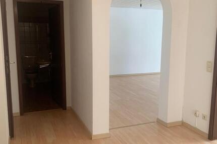 2,5 ZKB 75 qm zu vermieten in Leimen Miete 1070€ KALT zimmer