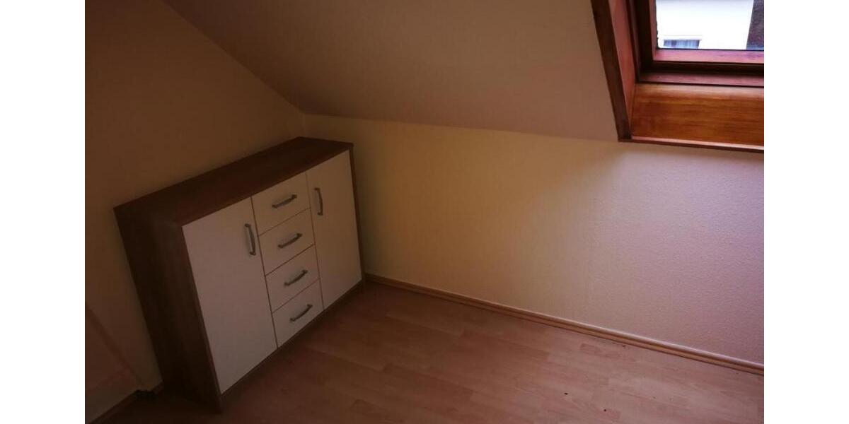 Dachgeschoßwohnung Reinsdorf - 3 Zimmer, 49 m&sup2;, 350&euro; | Angebot:26603588