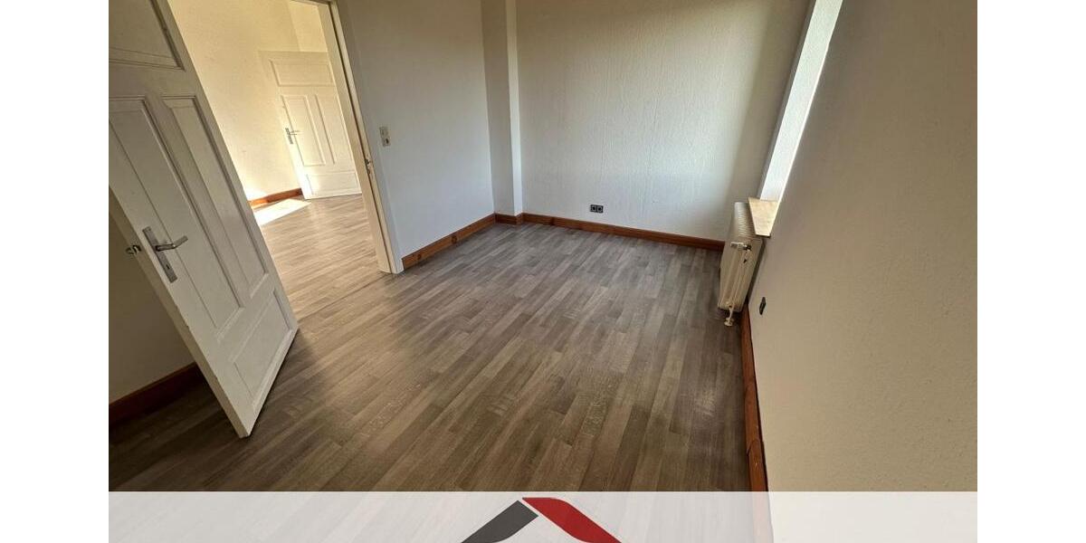 Dachgeschoßwohnung Boffzen - 3 Zimmer, 86 m&sup2;, 420&euro; | Angebot:23438511