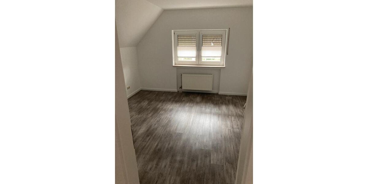 Etagenwohnung Mönchengladbach West - 3 Zimmer, 110 m&sup2;, 1.190&euro; | Angebot:26591552