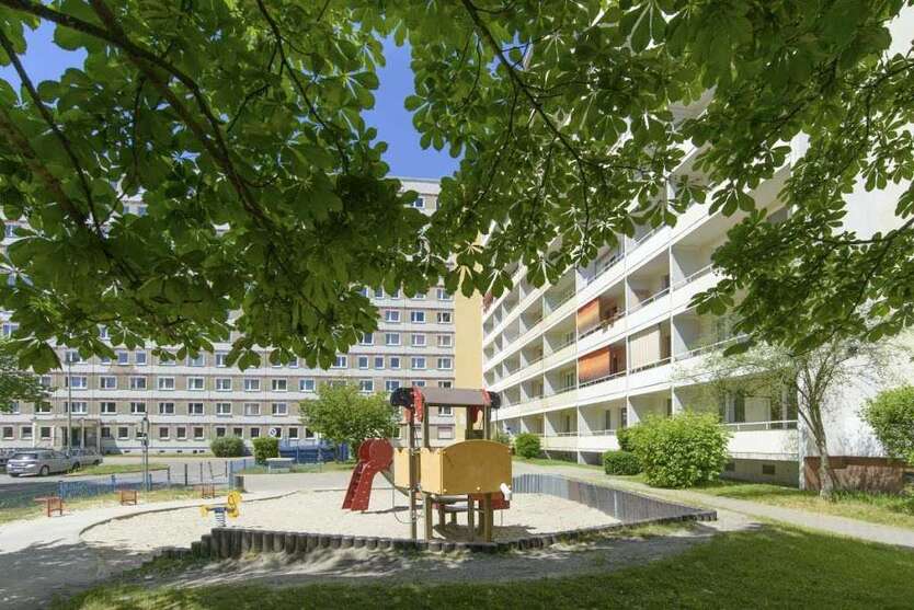 Wohnung zum Mieten in Hoyerswerda 270 € 54.01 m² 2 zimmer