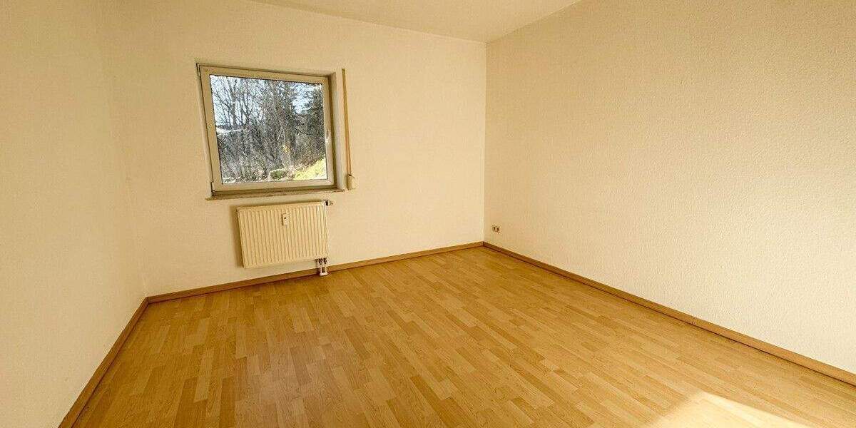 3-Raum-Wohnung mit Balkon & Einbauküche in Bermsgrün 3 zimmer