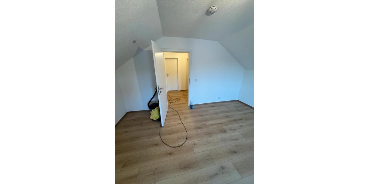 Dachgeschoßwohnung Albstadt Gemarkung Onstmettingen - 1.5 Zimmer, 45 m&sup2;, 500&euro; | Angebot:25887928