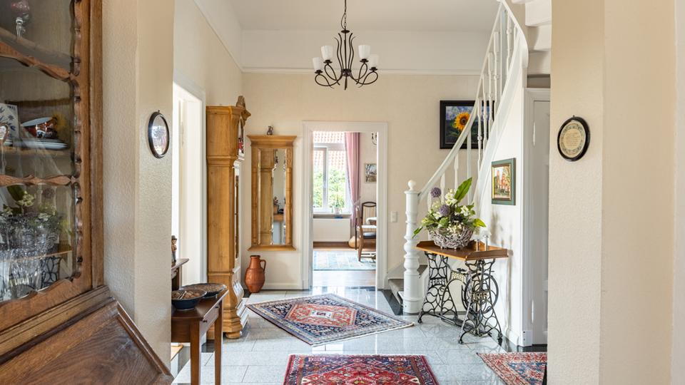 Saniertes, denkmalgeschütztes Wohnhaus mit Garten, Nebengebäuden u. Garage im Herzen von Wiefelstede 8 zimmer