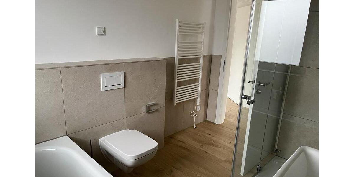 Dachgeschoßwohnung Wiesbaden Mainz-Kastel - 2 Zimmer, 83 m&sup2;, 1.450&euro; | Angebot:24849717