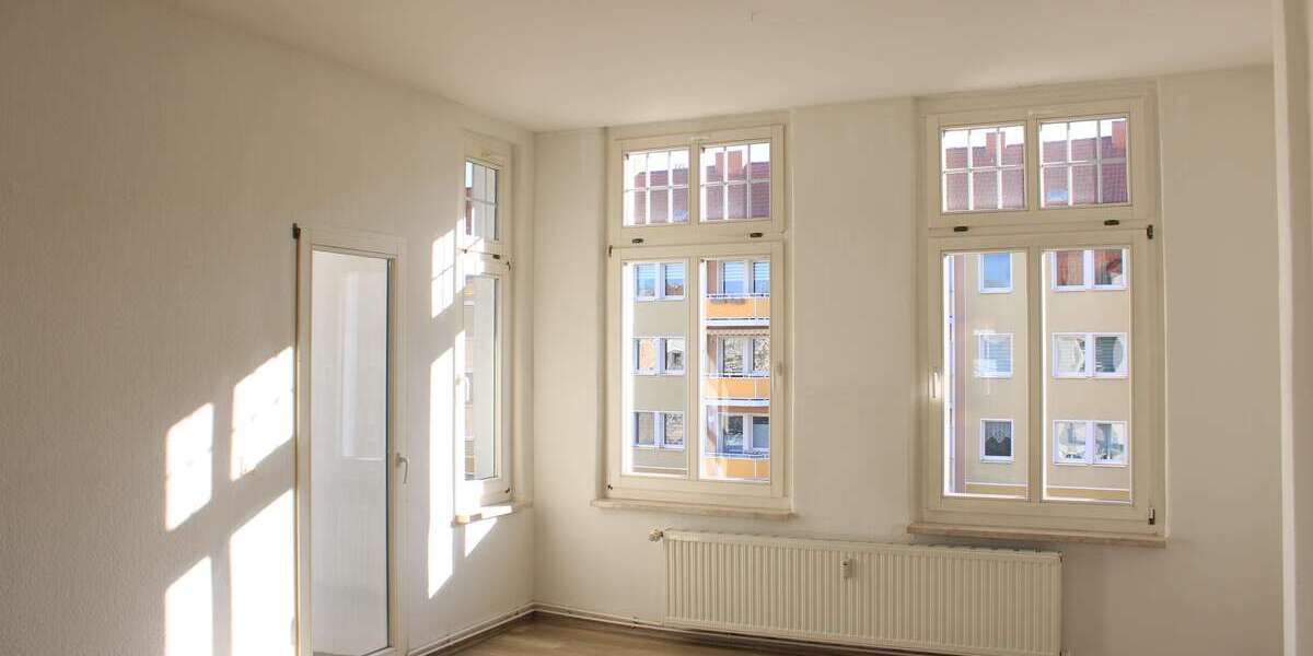 geräumige 3-Raum Wohnung mit Balkon & Badewanne * Einbauküche möglich - Appartement Magdeburg Stadtfeld Ost | Angebot:10094192