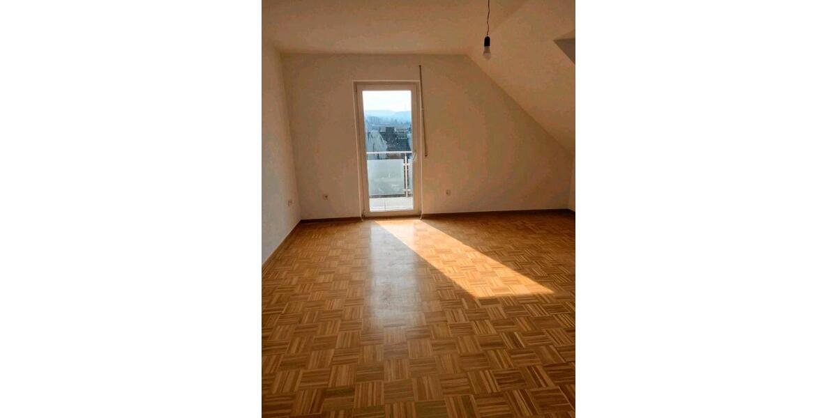 Dachgeschoßwohnung Lohfelden - 2.5 Zimmer, 80 m&sup2;, 850&euro; | Angebot:26413060