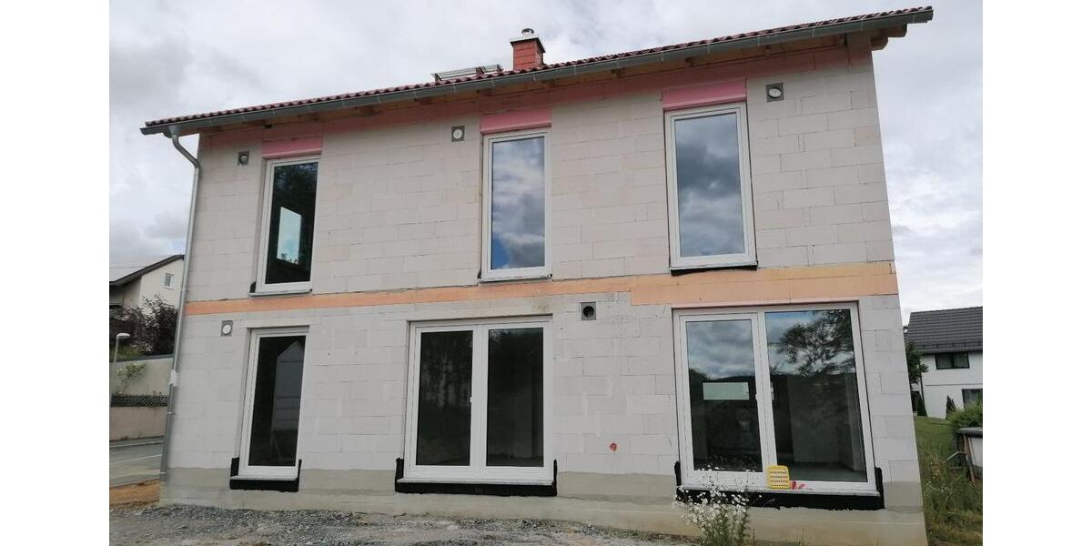 Einfamilienhaus Hof Christiansreuth - 5.5 Zimmer, 152 m&sup2;, 1.400&euro; | Angebot:26278686