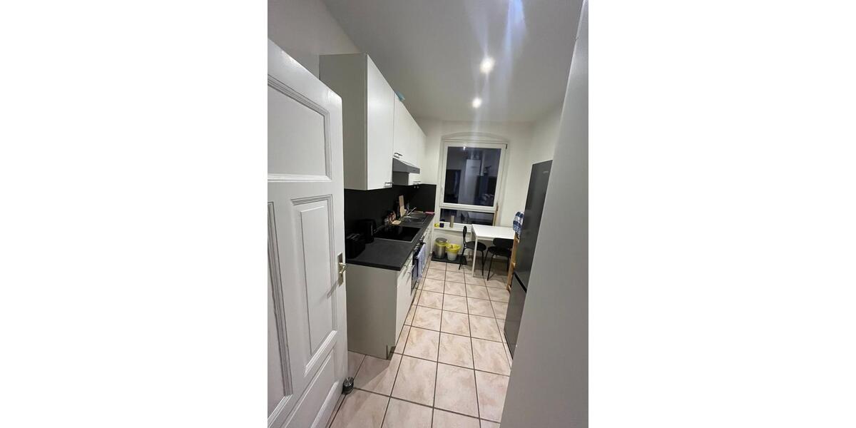 3er-WG | großes, helles Zimmer | Altbau | Holzdielen | ab Dez. 1 zimmer