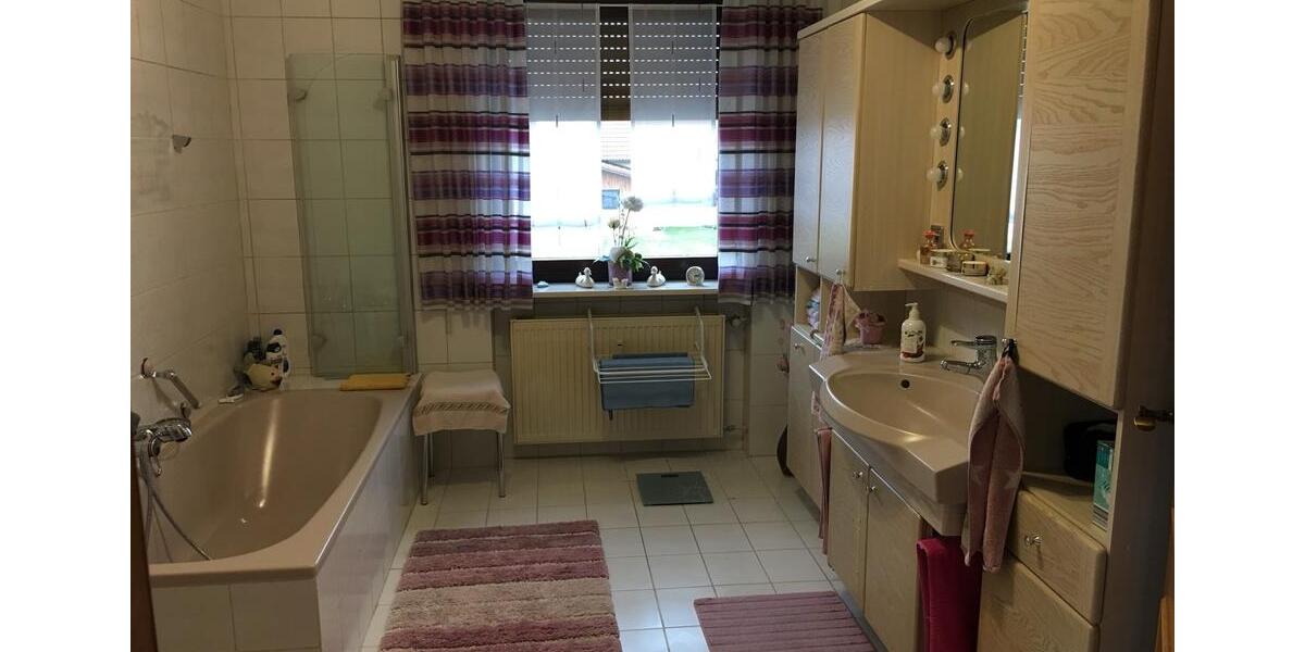 Etagenwohnung Abensberg - 3 Zimmer, 95 m&sup2;, 770&euro; | Angebot:25979096