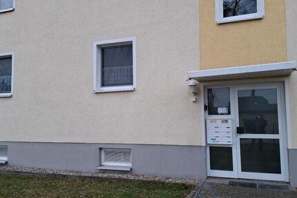 3 Raum-Dachgeschoßwohnung ab sofort zu vermieten 3 zimmer