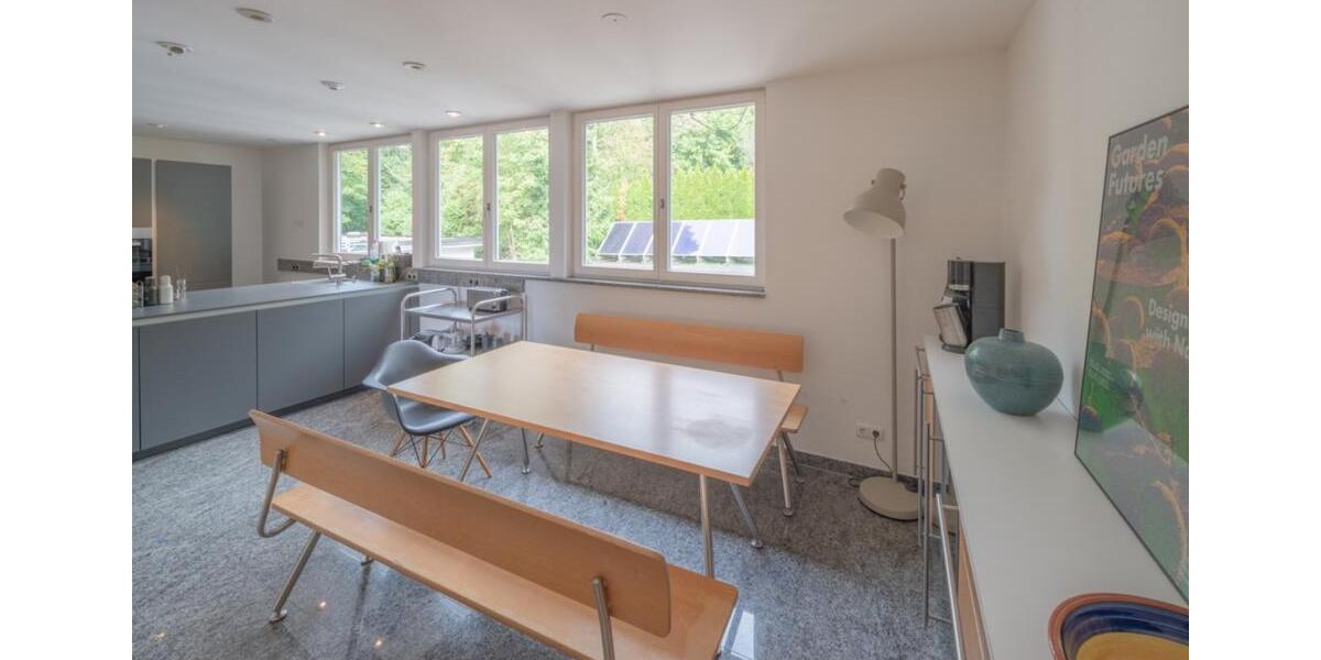 Außergewöhnliche Wohnung an bester Lage 6 zimmer