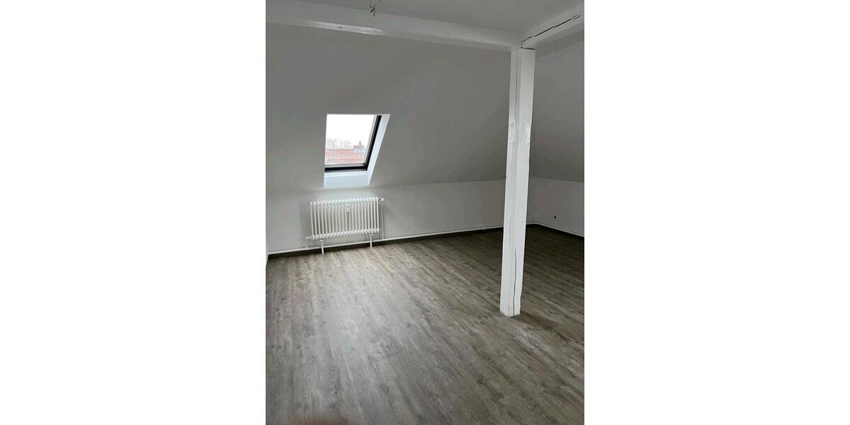 Dachgeschoßwohnung Braunschweig Lehndorf-Watenbüttel - 3 Zimmer, 100 m&sup2;, 800&euro; | Angebot:25631777