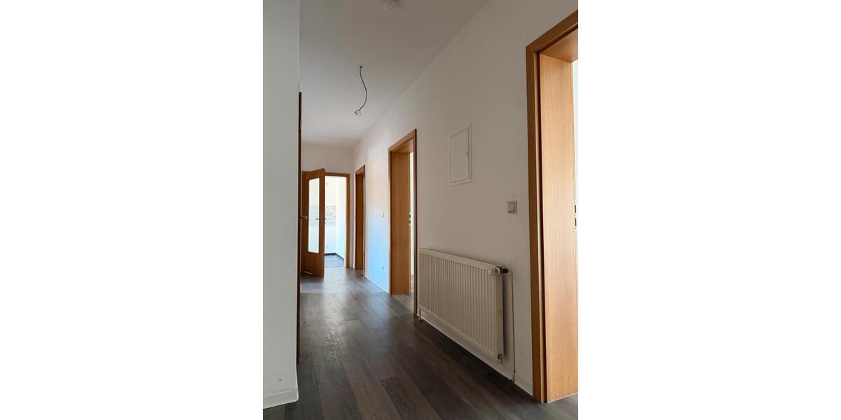 Dachgeschoßwohnung Sangerhausen - 3 Zimmer, 86 m&sup2;, 600&euro; | Angebot:26656969