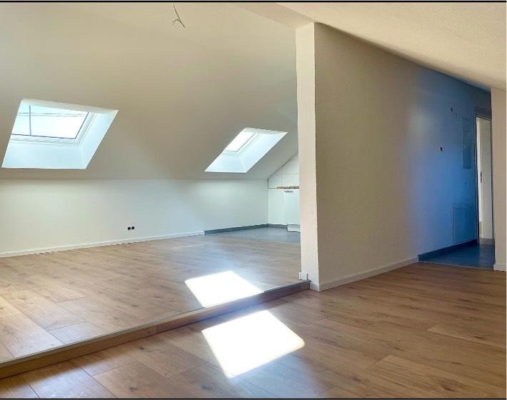 Dachgeschoßwohnung Gärtringen - 2 Zimmer, 67 m&sup2;, 1.200&euro; | Angebot:26407636