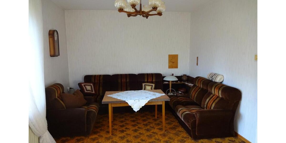 2 12 Zimmer-Erdgeschoss-Wohnung mit Möbeln - EBK-Terrasse-Garten 2.5 zimmer