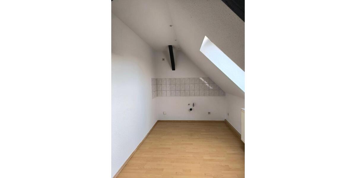 Dachgeschoßwohnung Halle (Saale) Damaschkestraße - 2 Zimmer, 48 m&sup2;, 359&euro; | Angebot:26644724