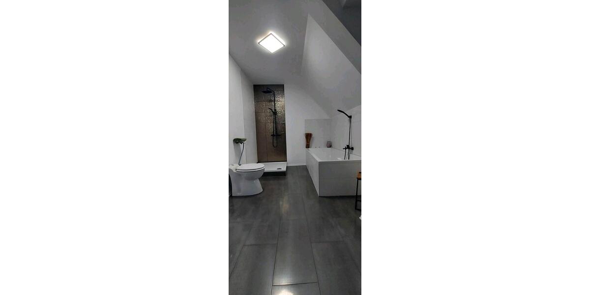 Etagenwohnung Nohfelden - 8 Zimmer, 300 m&sup2;, 2.500&euro; | Angebot:25904467