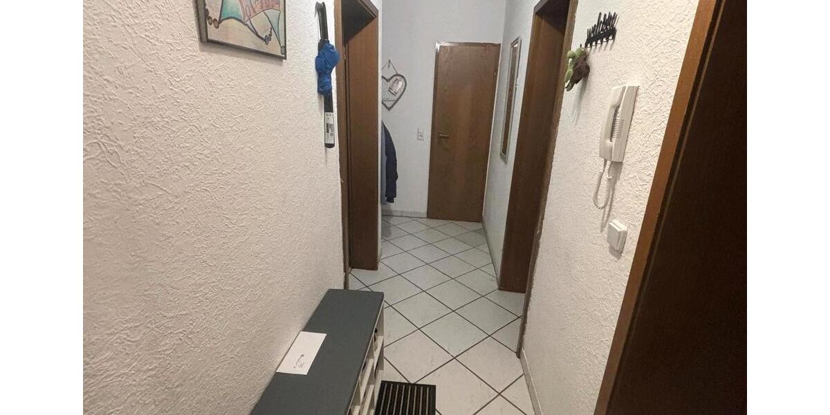 Etagenwohnung Lohfelden - 3 Zimmer, 77 m&sup2;, 400&euro; | Angebot:24744336