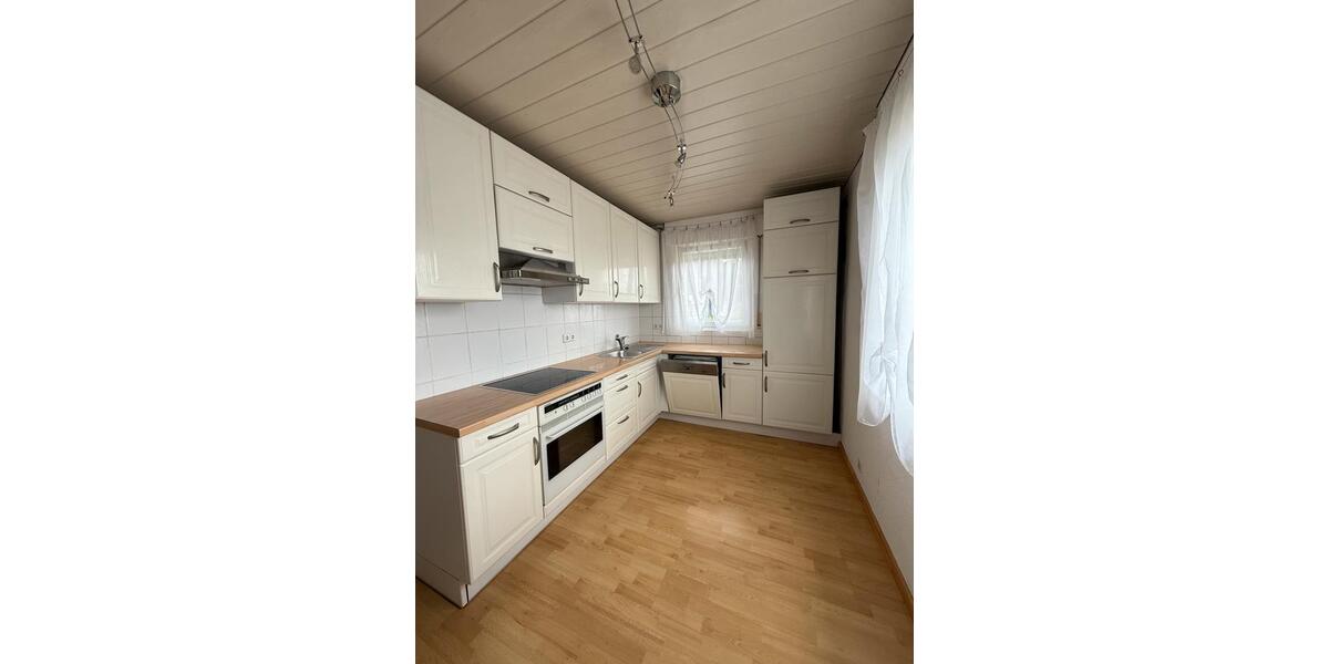 Etagenwohnung Eislingen (Fils) - 3.5 Zimmer, 90 m&sup2;, 1.000&euro; | Angebot:25048348